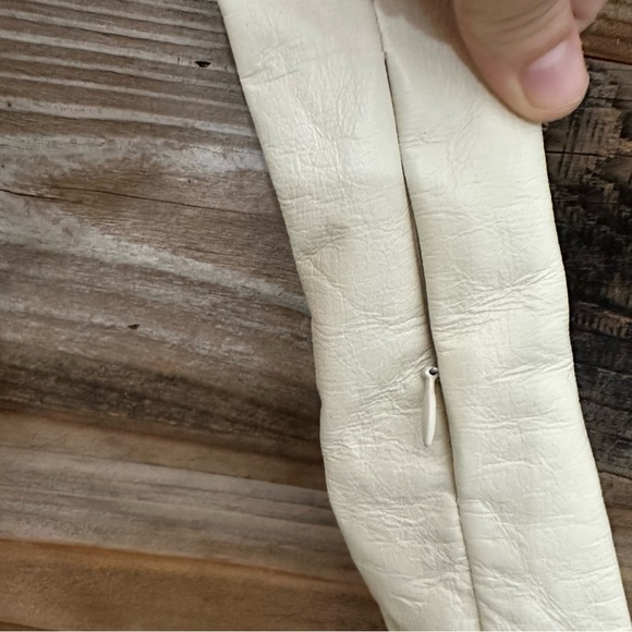 Athleta X Alicia Keys Sling Bag Cream Faux Leather Limited Edition READ - Picture 4 of 13